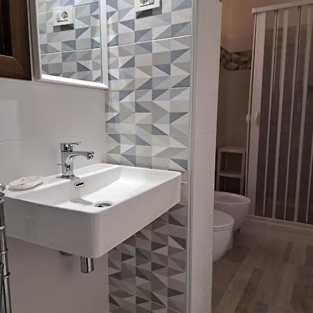 Penelope House Apartment *
